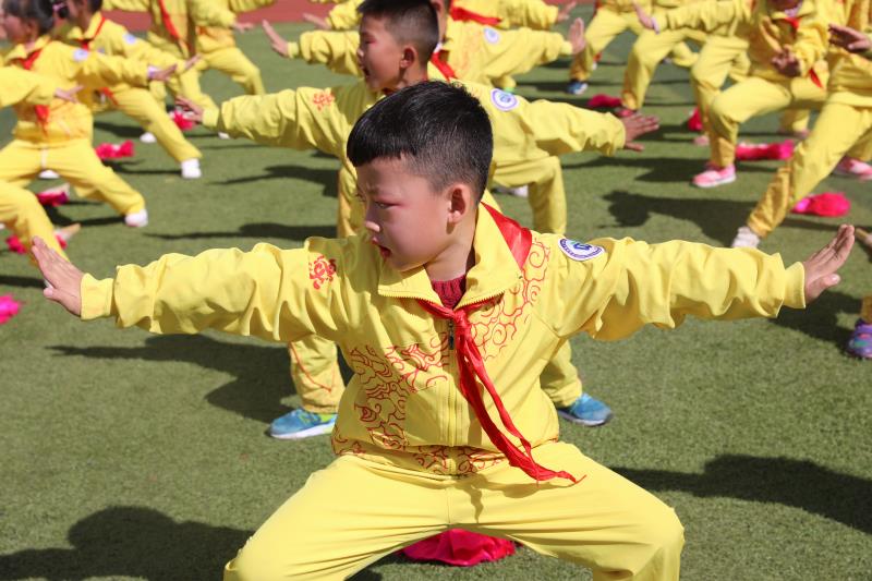 图7.孩子的动作规范有力